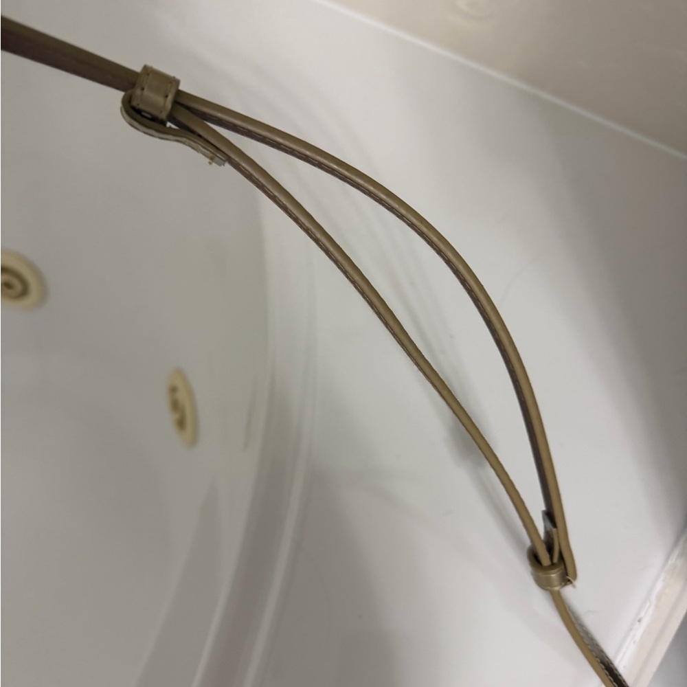 Gold Adjustable Waist Belt — Like New - Picture 3 of 4